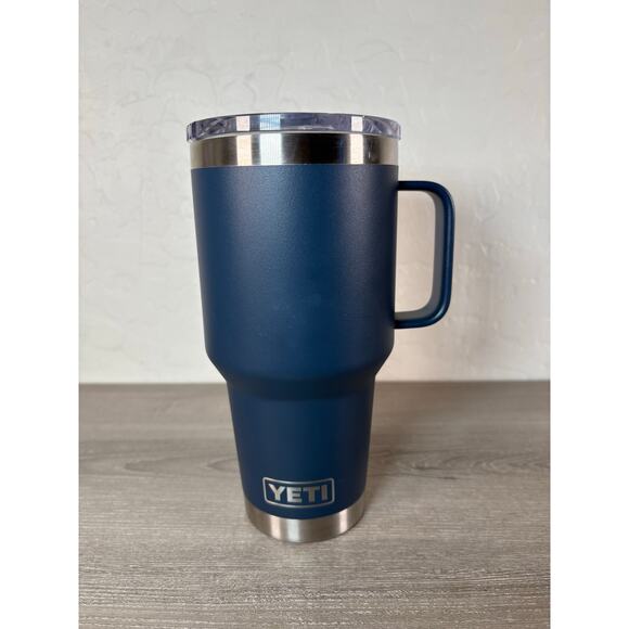 Yeti 30 oz Travel Mug Navy Blue Stronghold with Lid - Picture 1 of 5